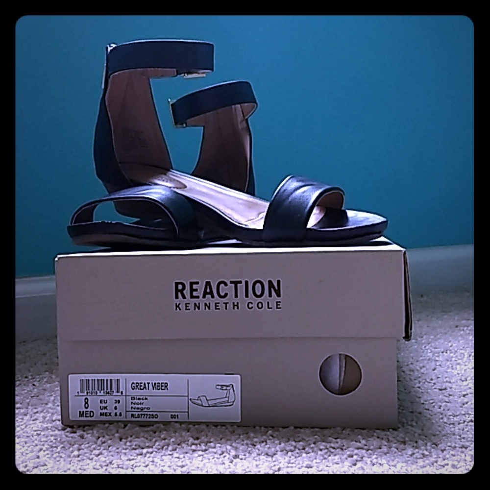 Kenneth Cole Great Viber Sandals